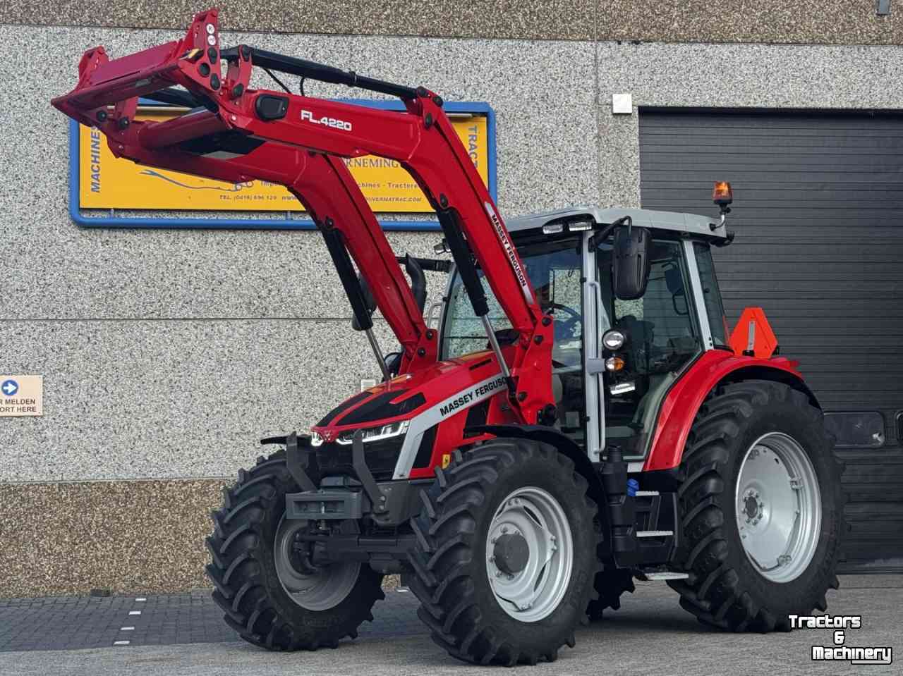 Tractor Massey Ferguson 5S145 EFFICIENT, DYNA 6, Stage V vol geveerd voorlader FL4220,  467 uren!!