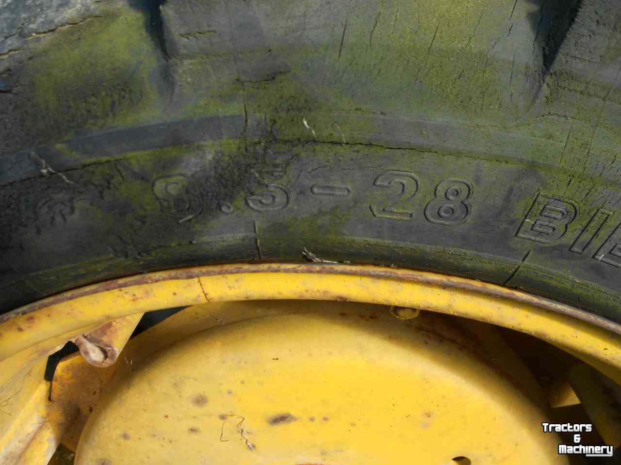Wheels, Tyres, Rims & Dual spacers John Deere 9-28