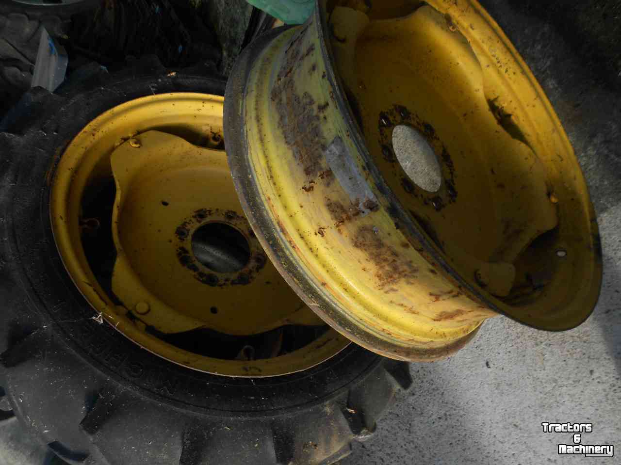 Wheels, Tyres, Rims & Dual spacers John Deere 9-28