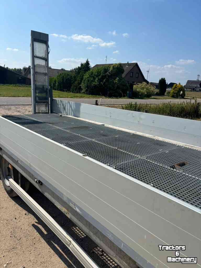 Low loader / Semi trailer  Möslein dieplader Oprijwagen