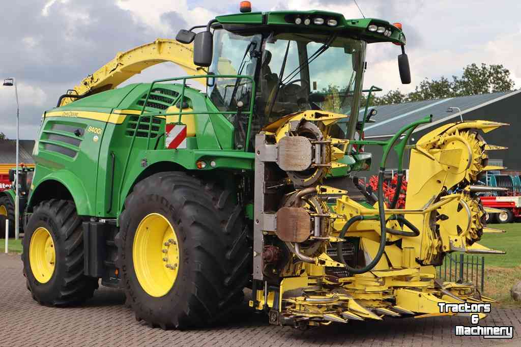 Forage-harvester John Deere 8400