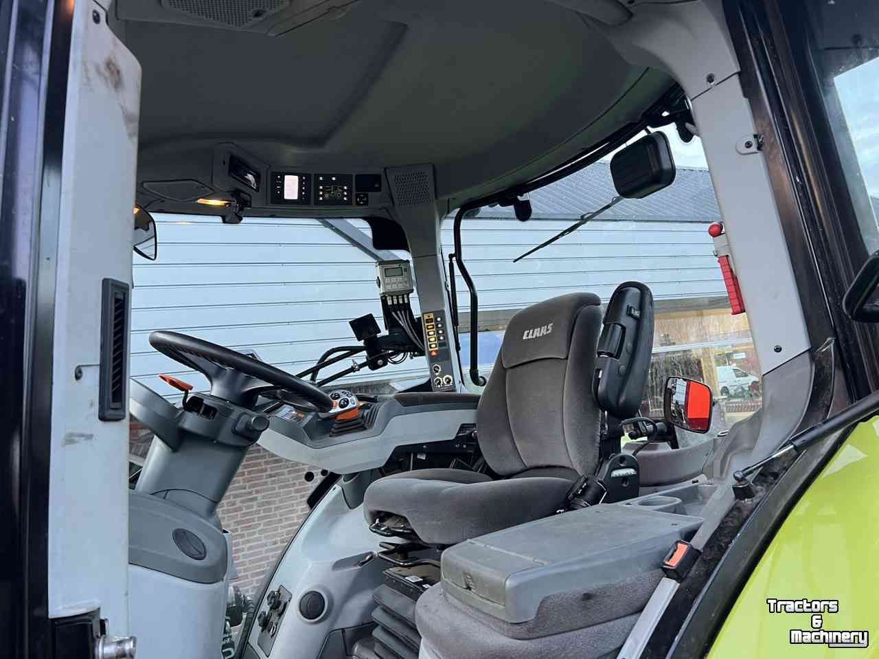 Tractor Claas Axion 810 Cmatic