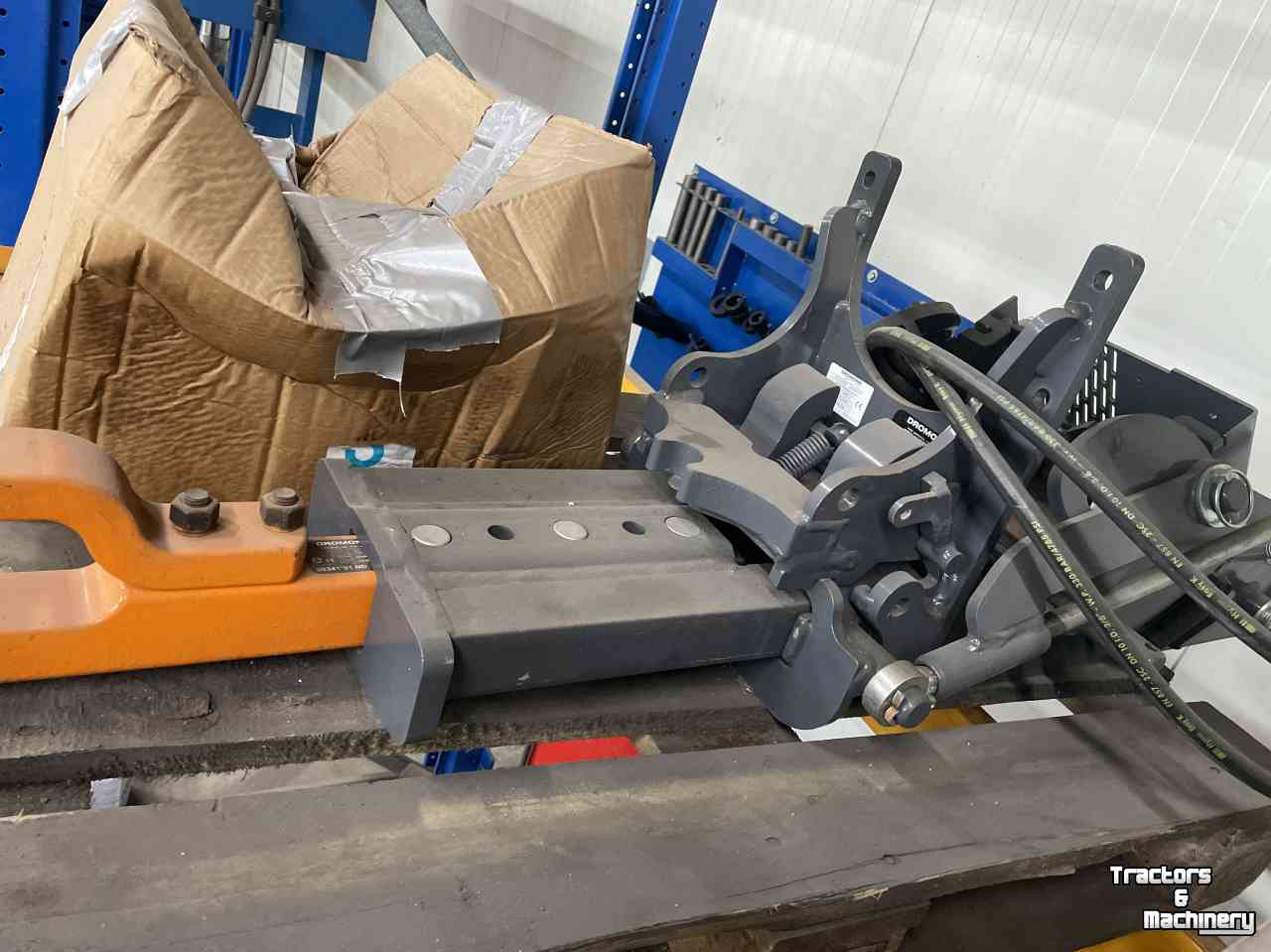 Diverse new spare-parts Kubota Treklat en  oppikhaak