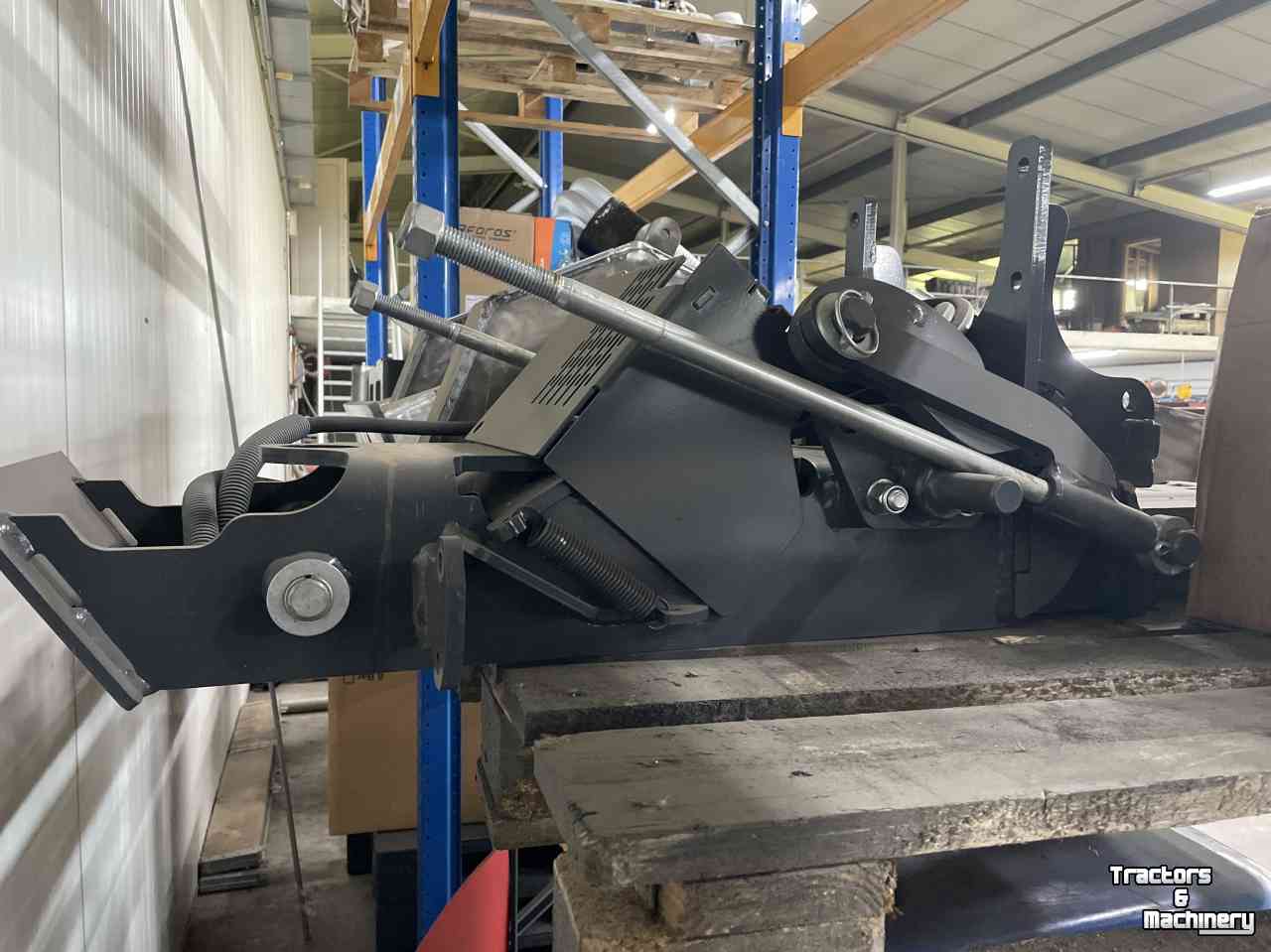 Diverse new spare-parts Kubota Treklat en  oppikhaak