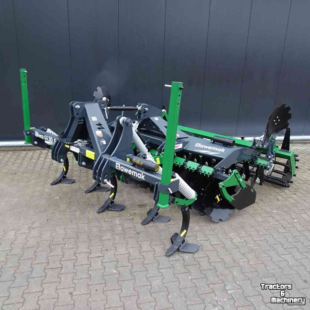 Cultivator Hofstede SHERP Voorzet cultivator woeler hydraulische hef groenbemester