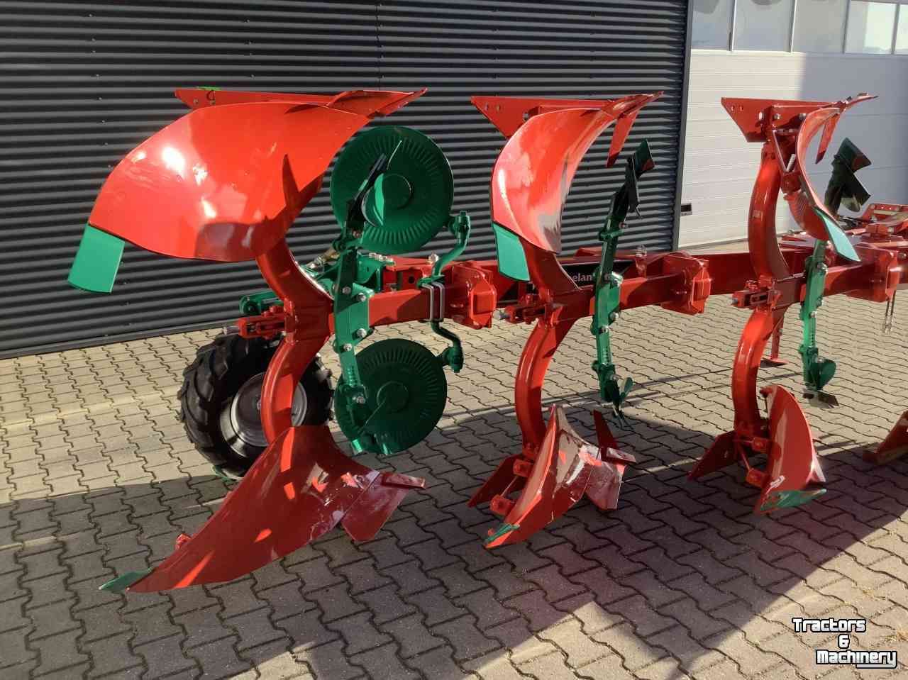 Ploughs Kverneland EG100-300-4