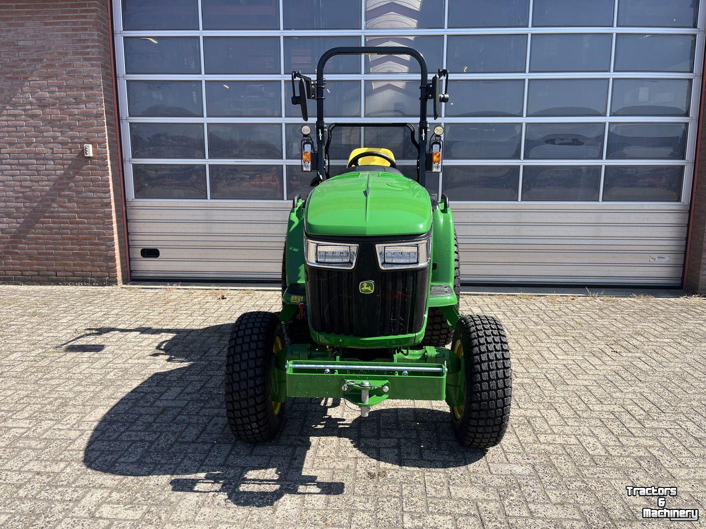 Small-track Tractor John Deere 3046R