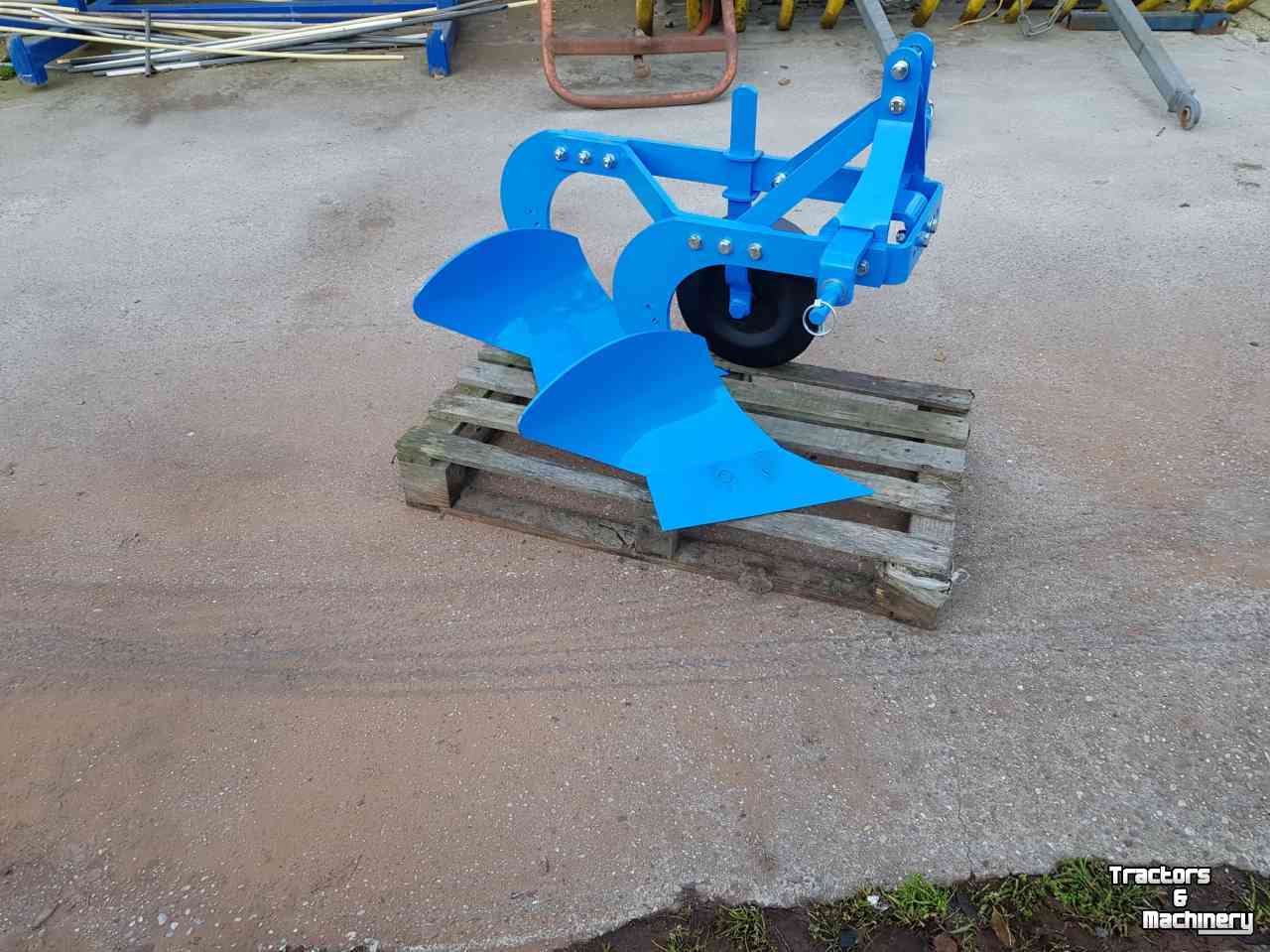 Ploughs  2 schaar ploeg