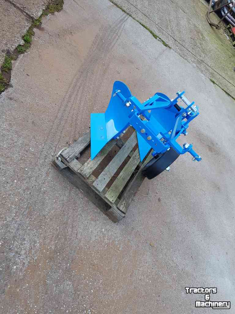 Ploughs  2 schaar ploeg