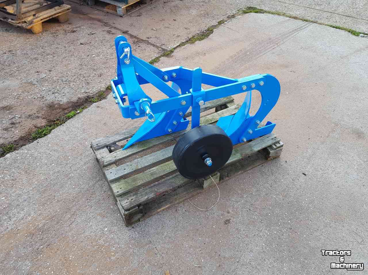 Ploughs  2 schaar ploeg