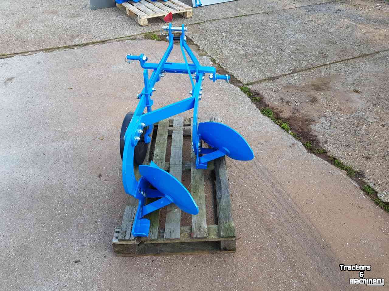 Ploughs  2 schaar ploeg