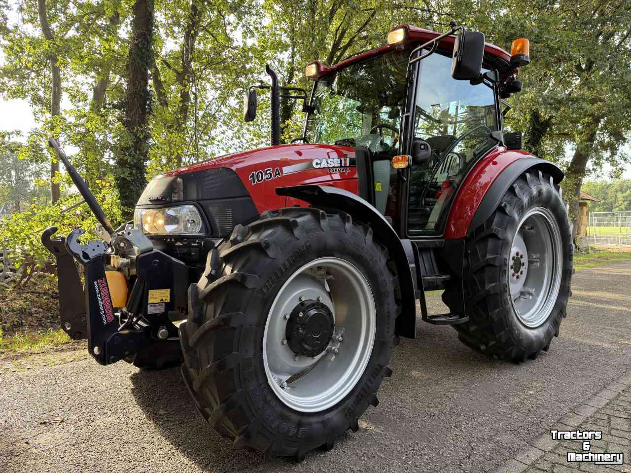 Tractor Case-IH Farmall 105A