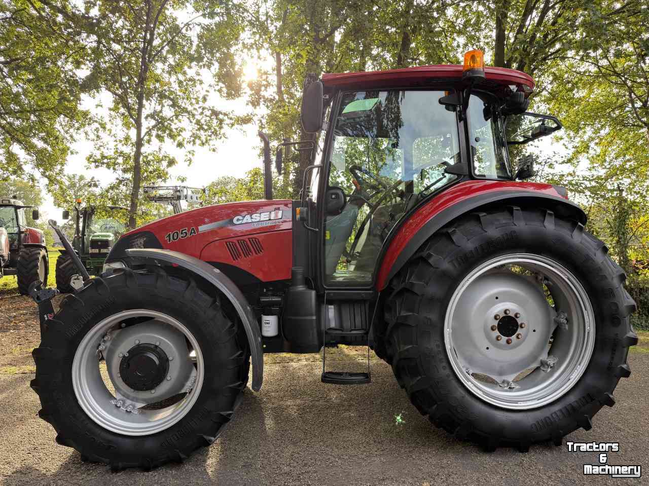 Tractor Case-IH Farmall 105A