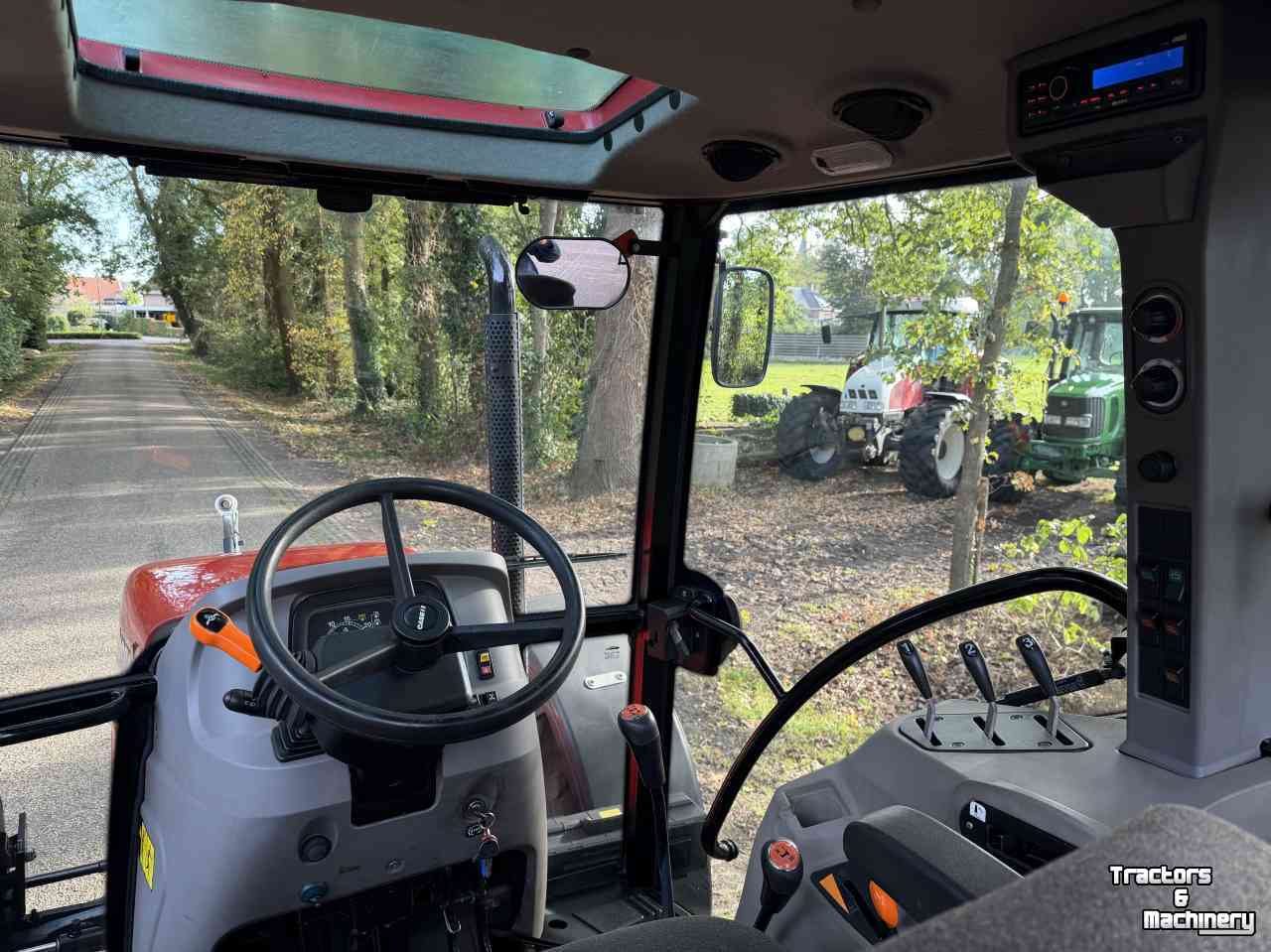 Tractor Case-IH Farmall 105A