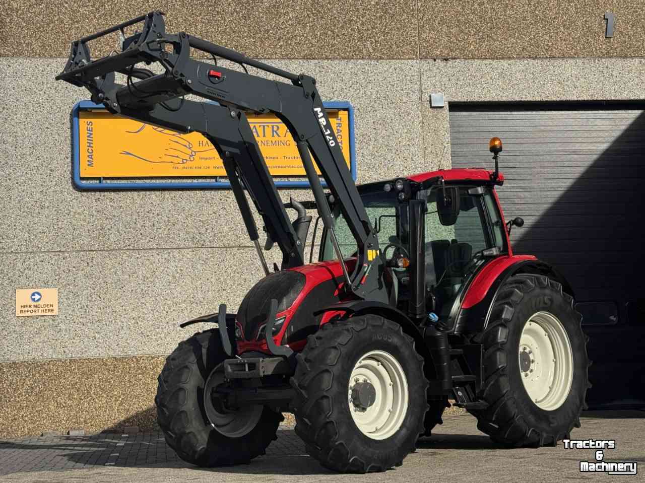 Tractor Valtra N 134H5 Hitech vol geveerd lucht Frontlader Manip 120  3692u