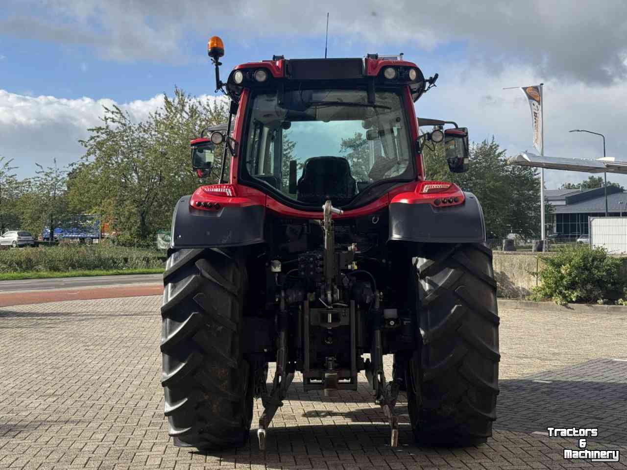 Tractor Valtra N 134H5 Hitech vol geveerd lucht Frontlader Manip 120  3692u