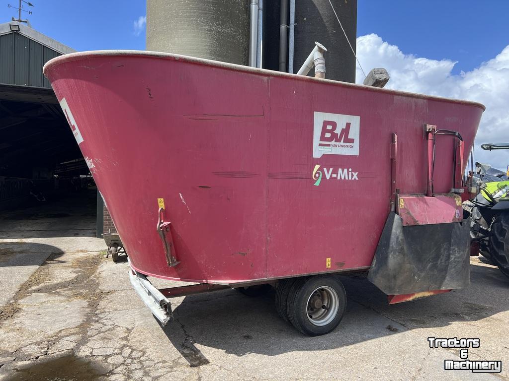 Self-propelled feed mixer BVL 2 vijzel voermengwagen