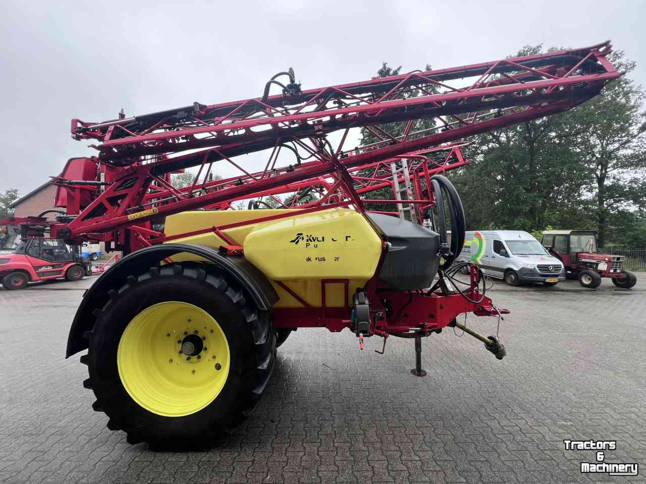 Fieldsprayer pull-type Kverneland Ikarus S28