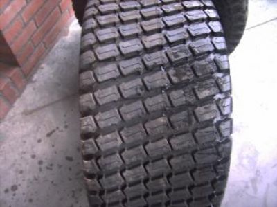 Wheels, Tyres, Rims & Dual spacers  Maxxis Gazonbanden