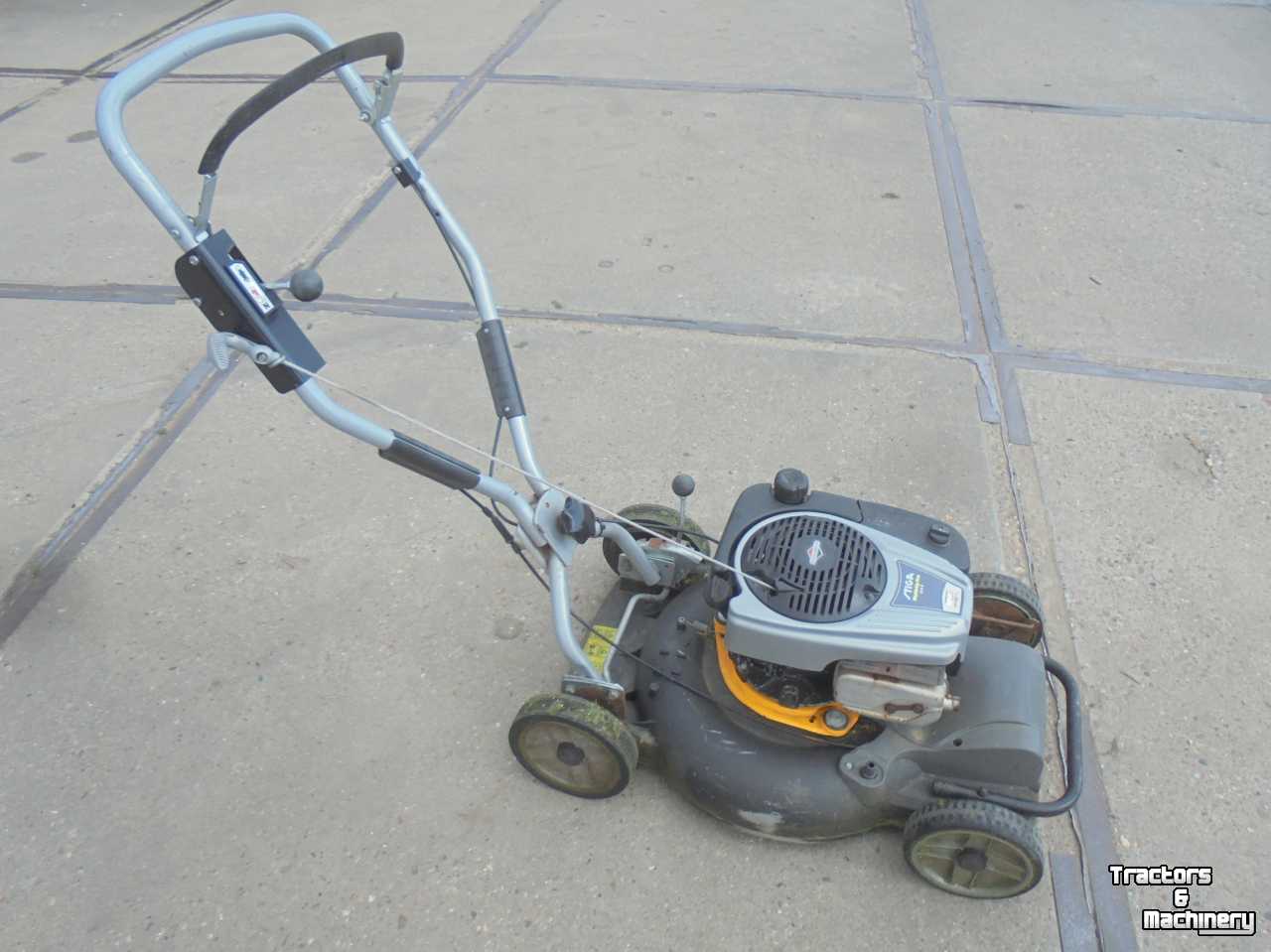 Push-type Lawn mower Stiga Multiclip Pro 53SB gazonmaaier mulchmaaier voorwielaandrijving grasmaaier