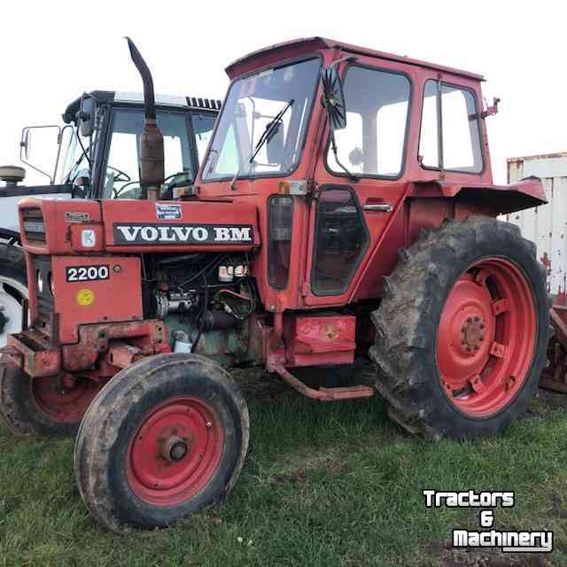 Tractors Volvo 2200