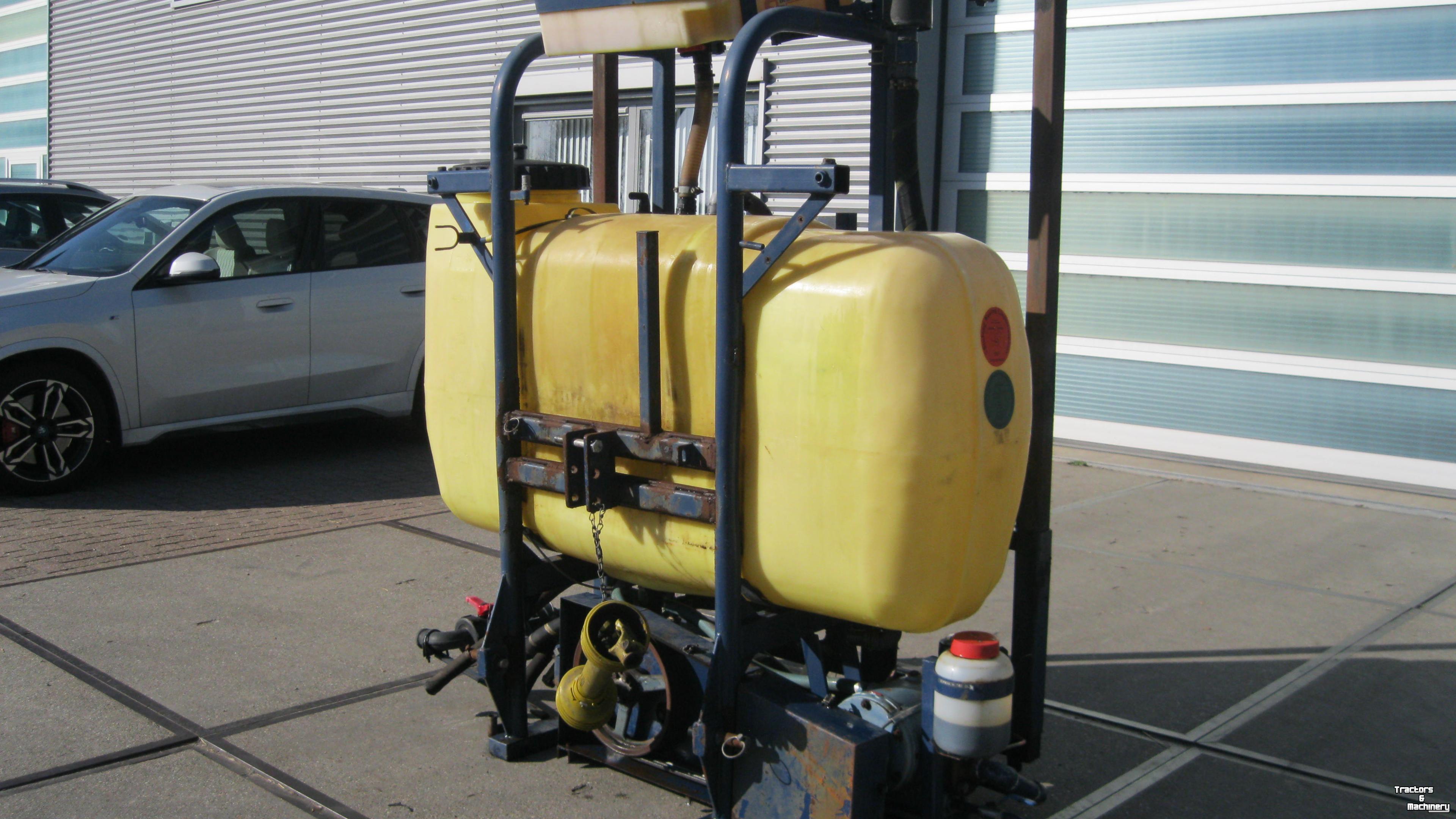 Fieldsprayer Hoegen Dijkhof 800 liter tank met frame