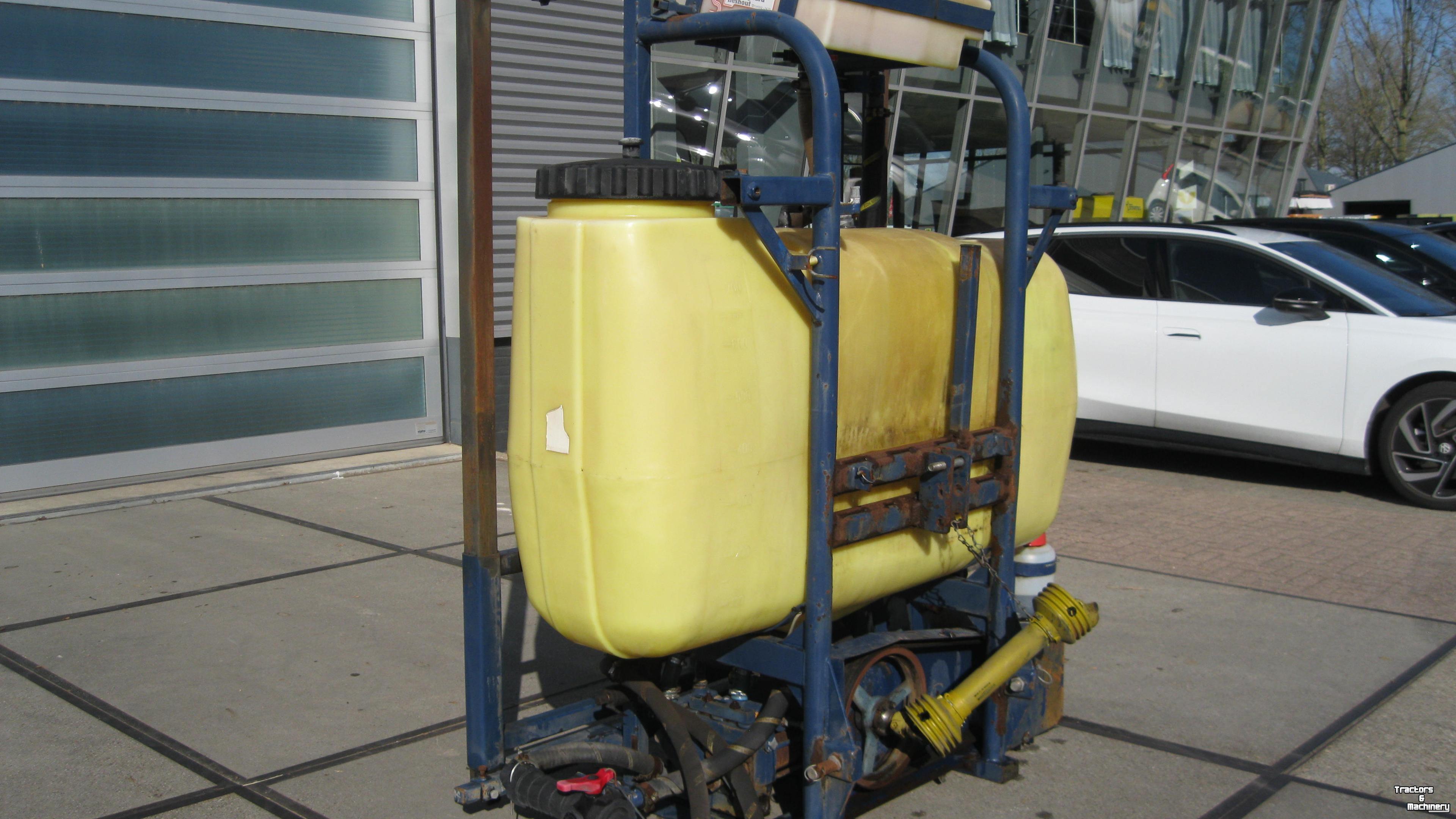 Fieldsprayer Hoegen Dijkhof 800 liter tank met frame