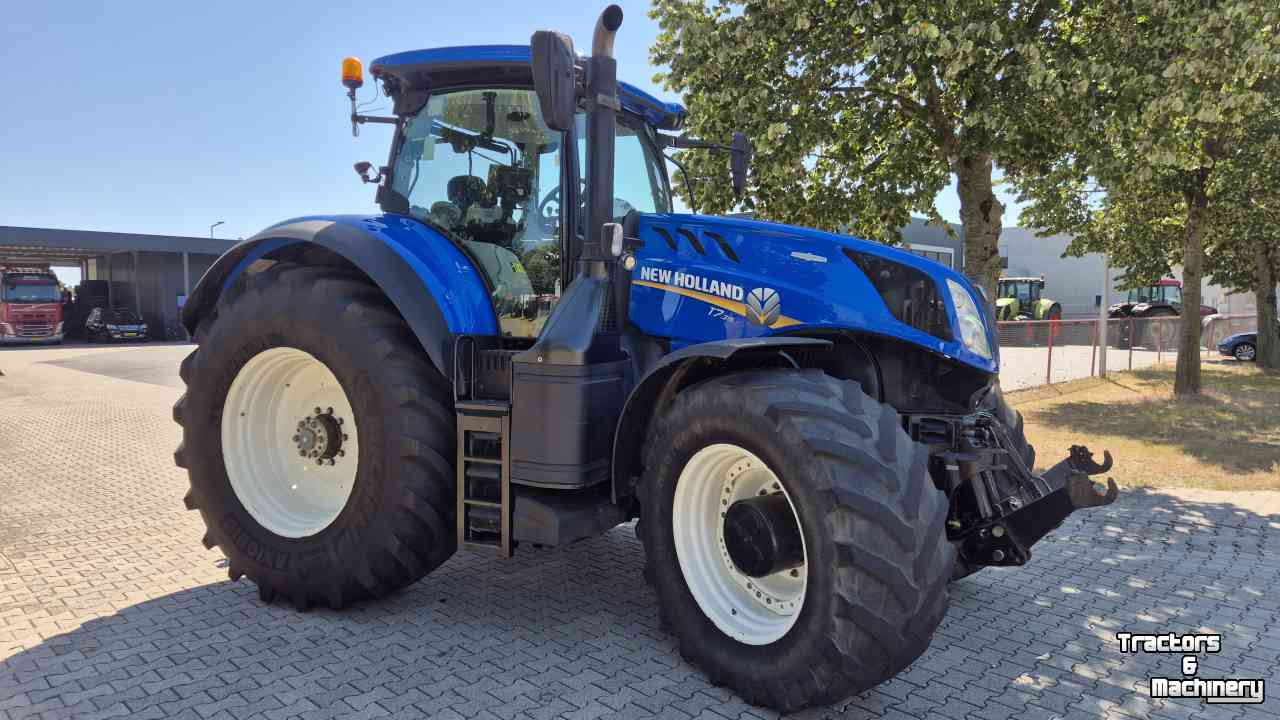 Tractor New Holland T7.315 HD AC 40Kmh. Lucht, Fronthef, geveerde vooras en cabine.