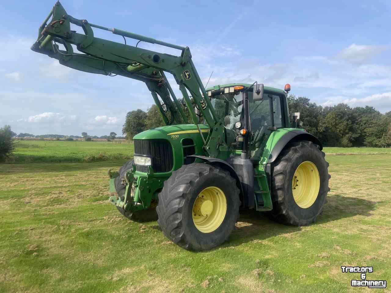 Tractor John Deere 7530 PREMIUM AP TLS FR.HEF+FR.PTO+FR.LDR.