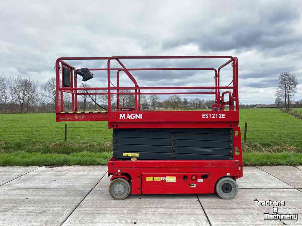 Articulated platforms Magni ES1212E schaarlift / schaarhoogwerker