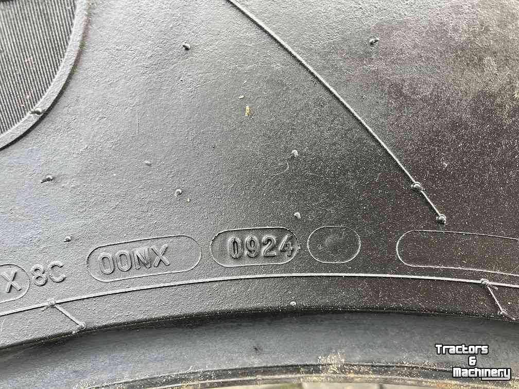 Wheels, Tyres, Rims & Dual spacers Michelin MIchelin Axiobib 2 VF 600/70 X 30