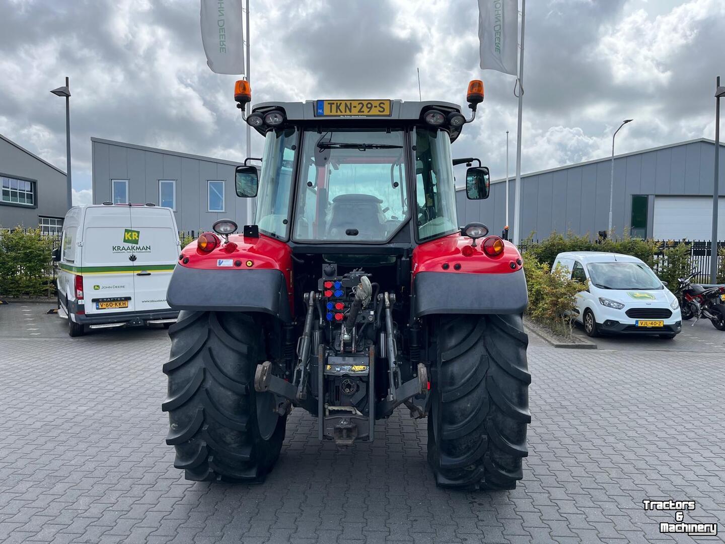 Tractor Massey Ferguson 5712SL Dyna 4 trekker