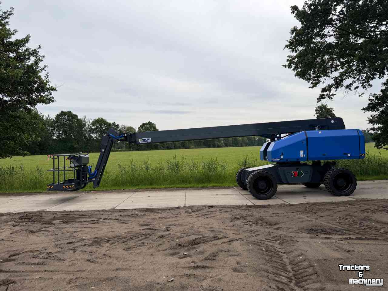 Articulated platforms Aichi SP21CJM telescopische hoogwerker