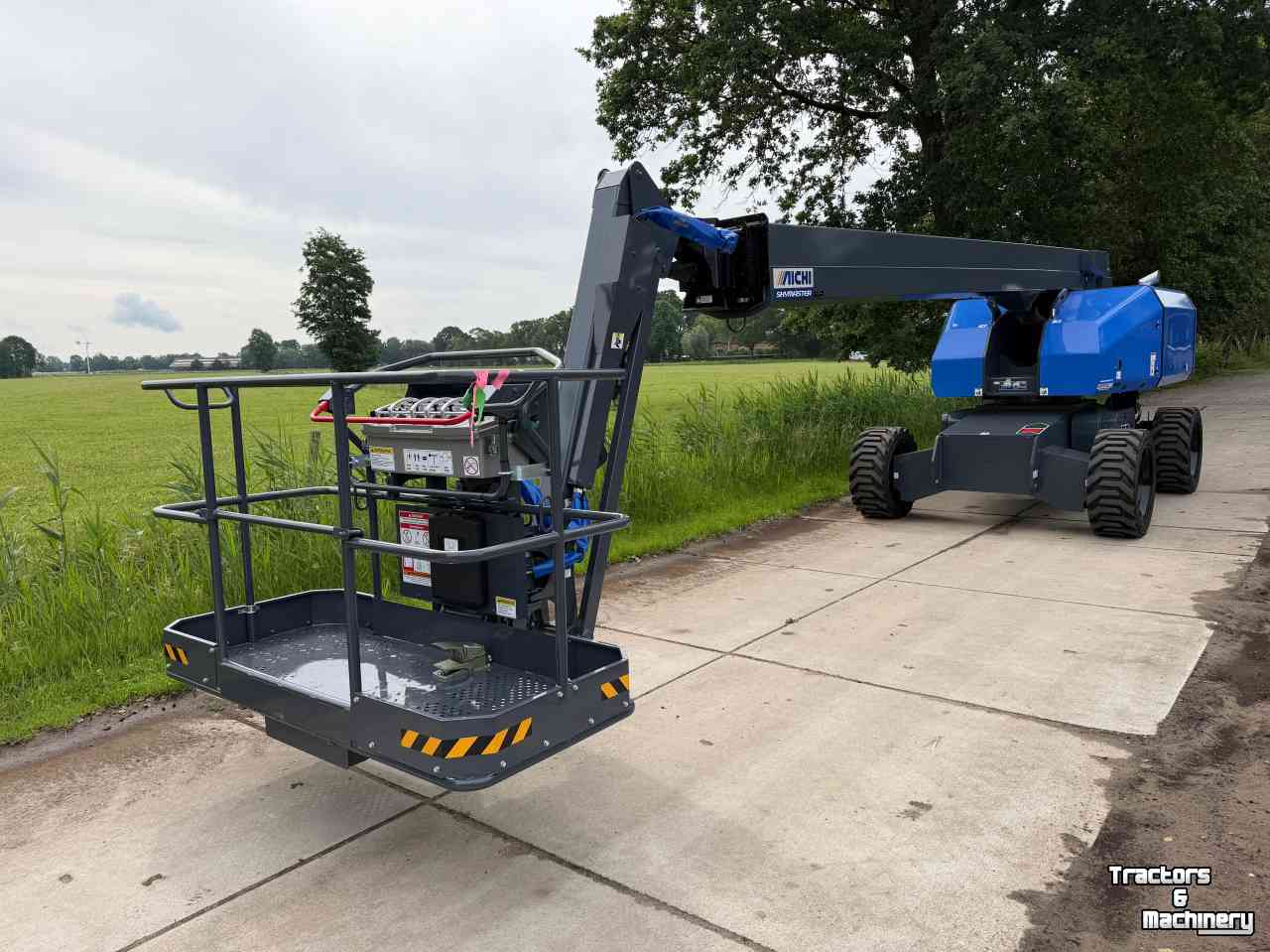 Articulated platforms Aichi SP21CJM telescopische hoogwerker