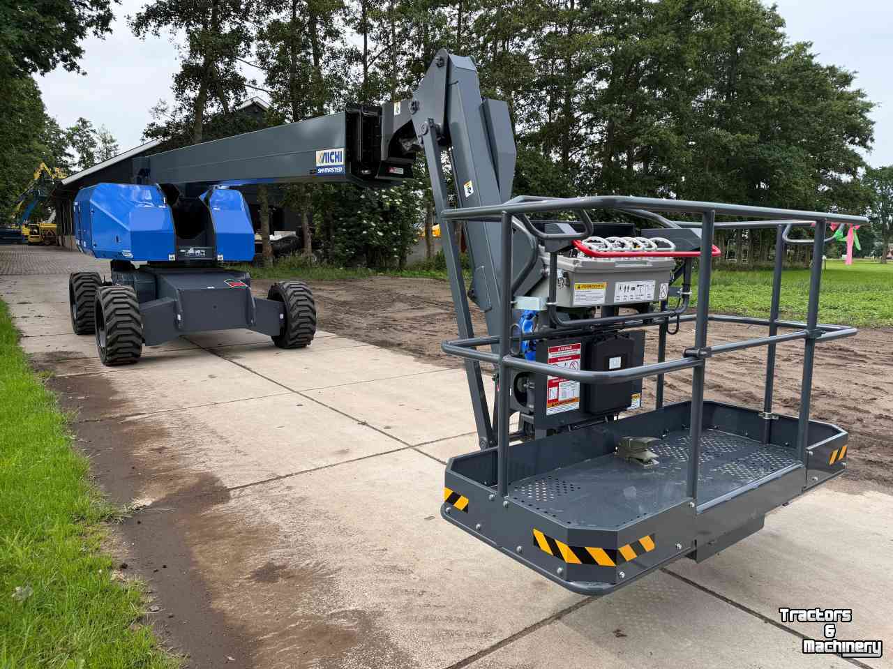 Articulated platforms Aichi SP21CJM telescopische hoogwerker