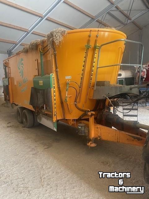 Vertical feed mixer Airmix 25.5 Mammoet