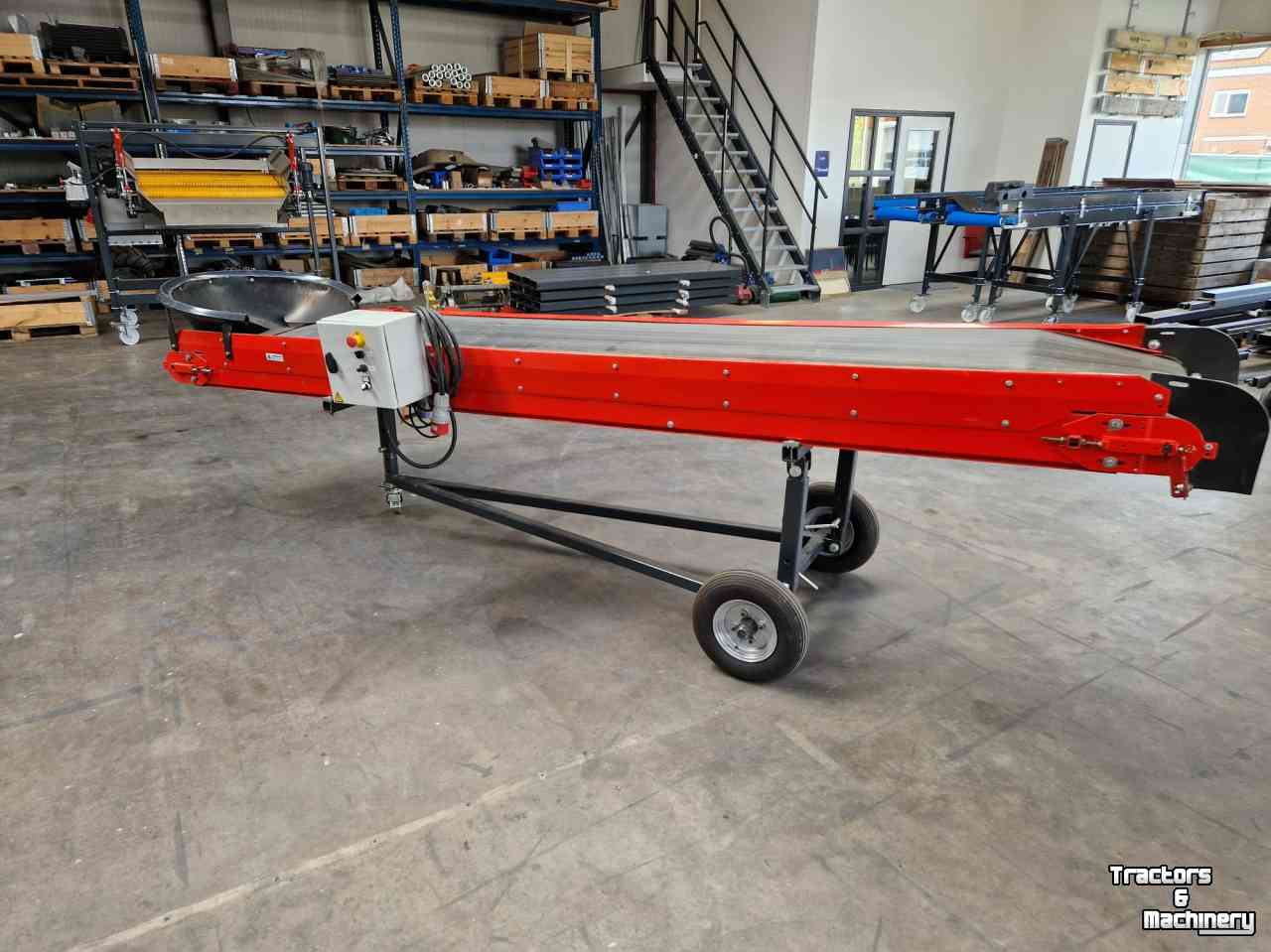 Conveyor  Transportband 700x4200 op wielstel