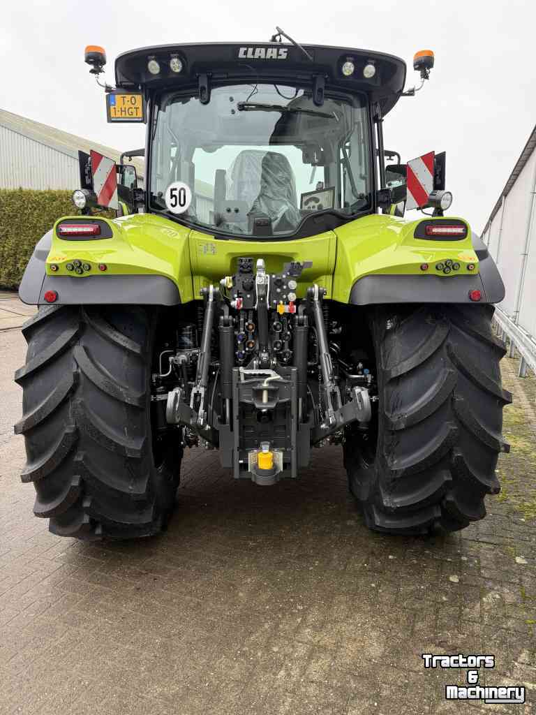 Tractor Claas ARION 570 CMATIC