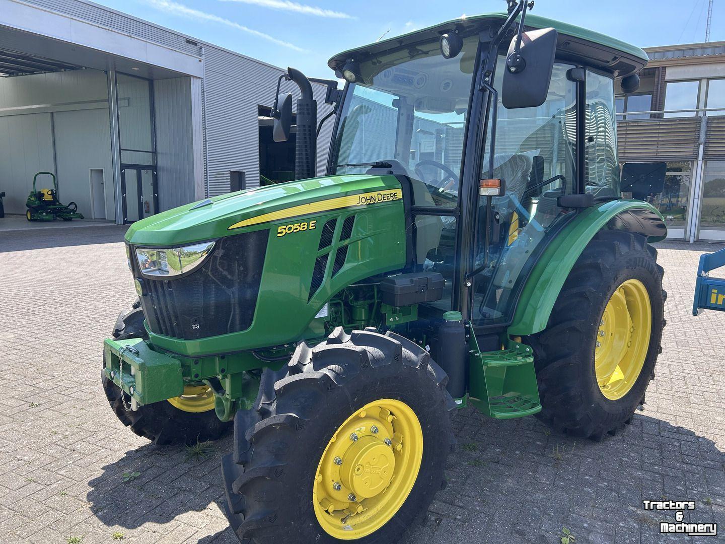Tractor John Deere 5058E