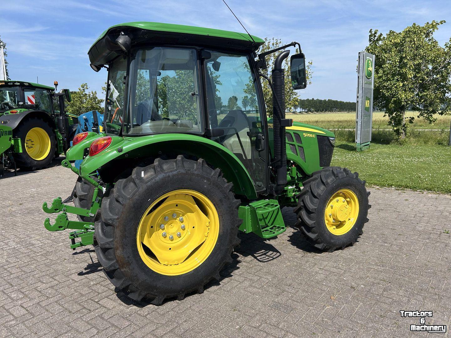 Tractor John Deere 5058E