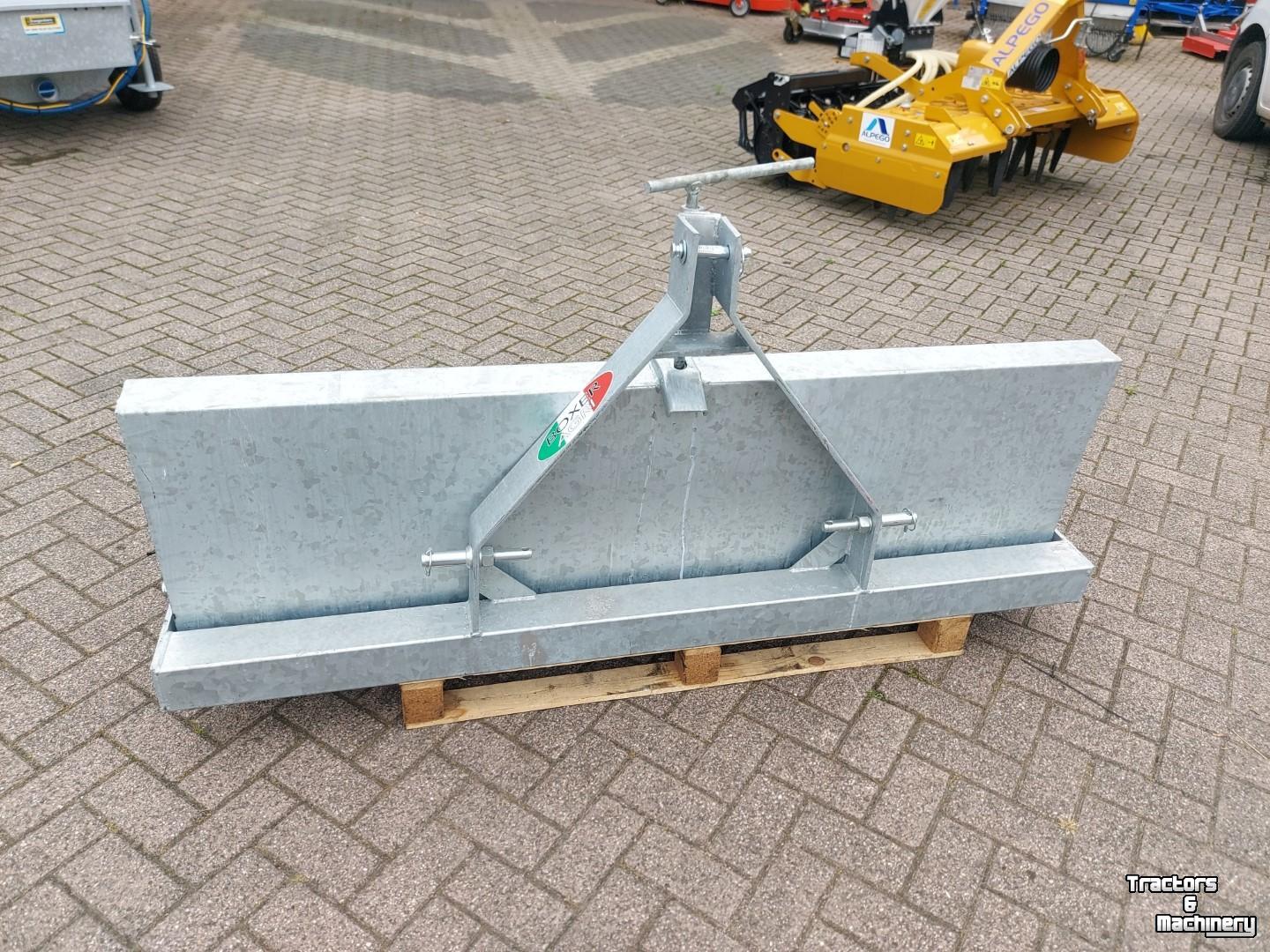 Tractor tipping boxes Boxer TB180