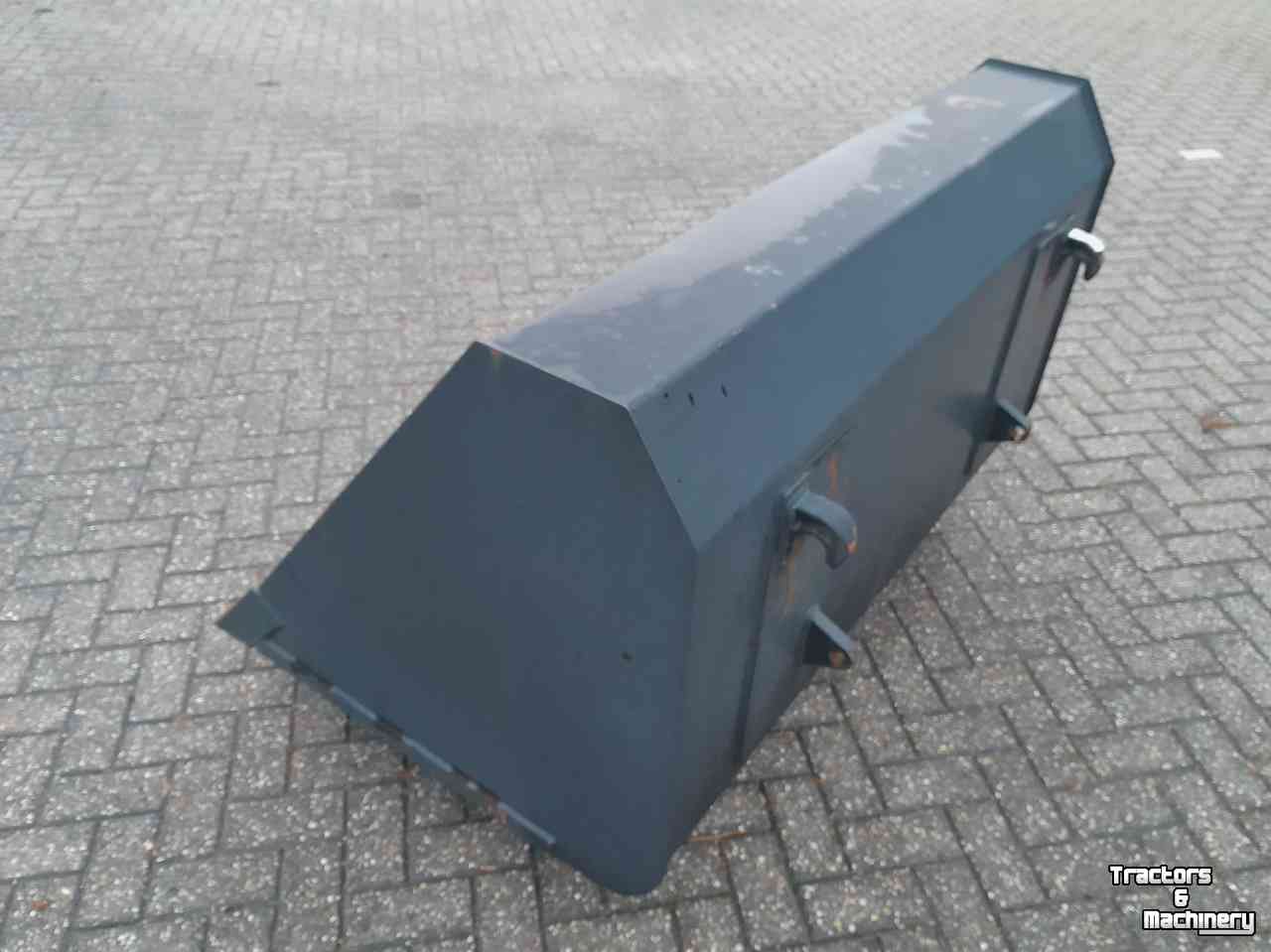 Front-end loader  Volumebak 150 cm   euro aansluiting