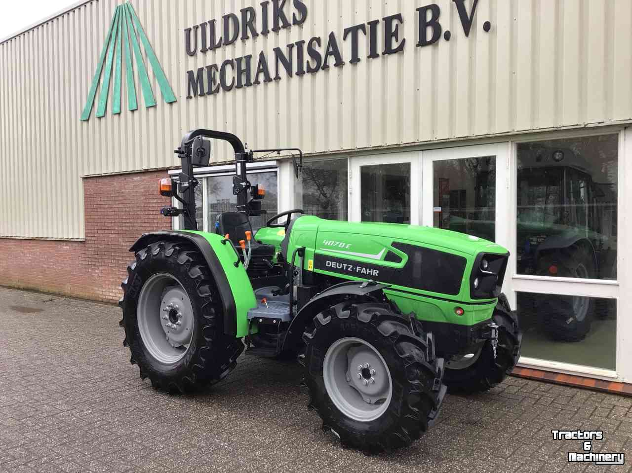 Tractors Deutz-Fahr 4070 E (super kruisgang)