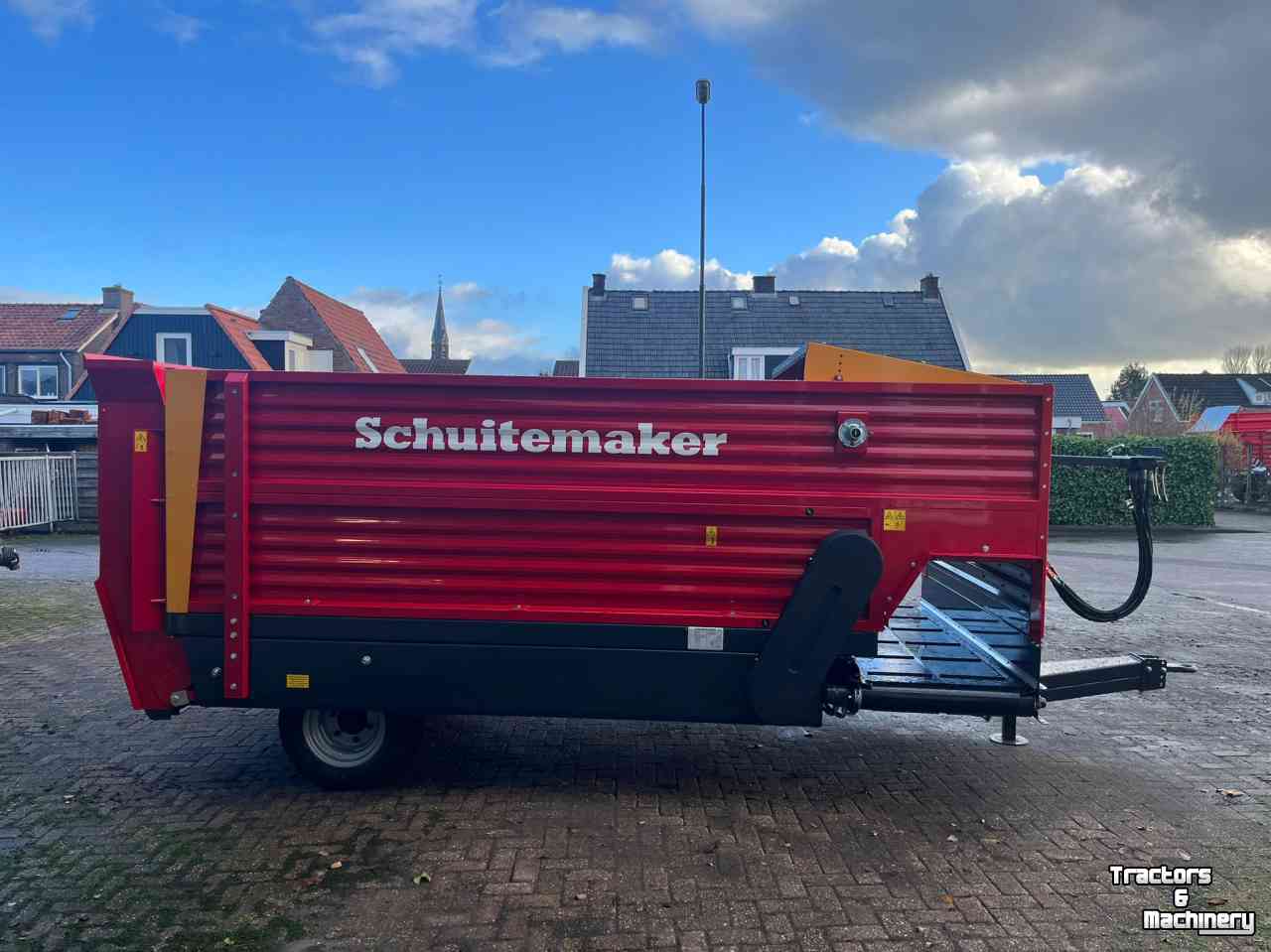 Silage-block distribution wagon Schuitemaker Amigo 20S/30W/40S