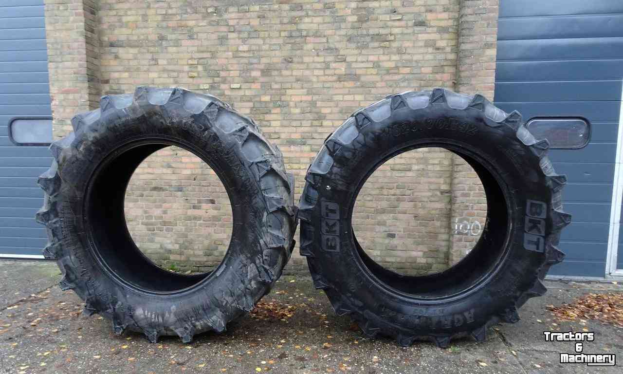 Wheels, Tyres, Rims & Dual spacers BKT 620/70R42 30% Agrimax