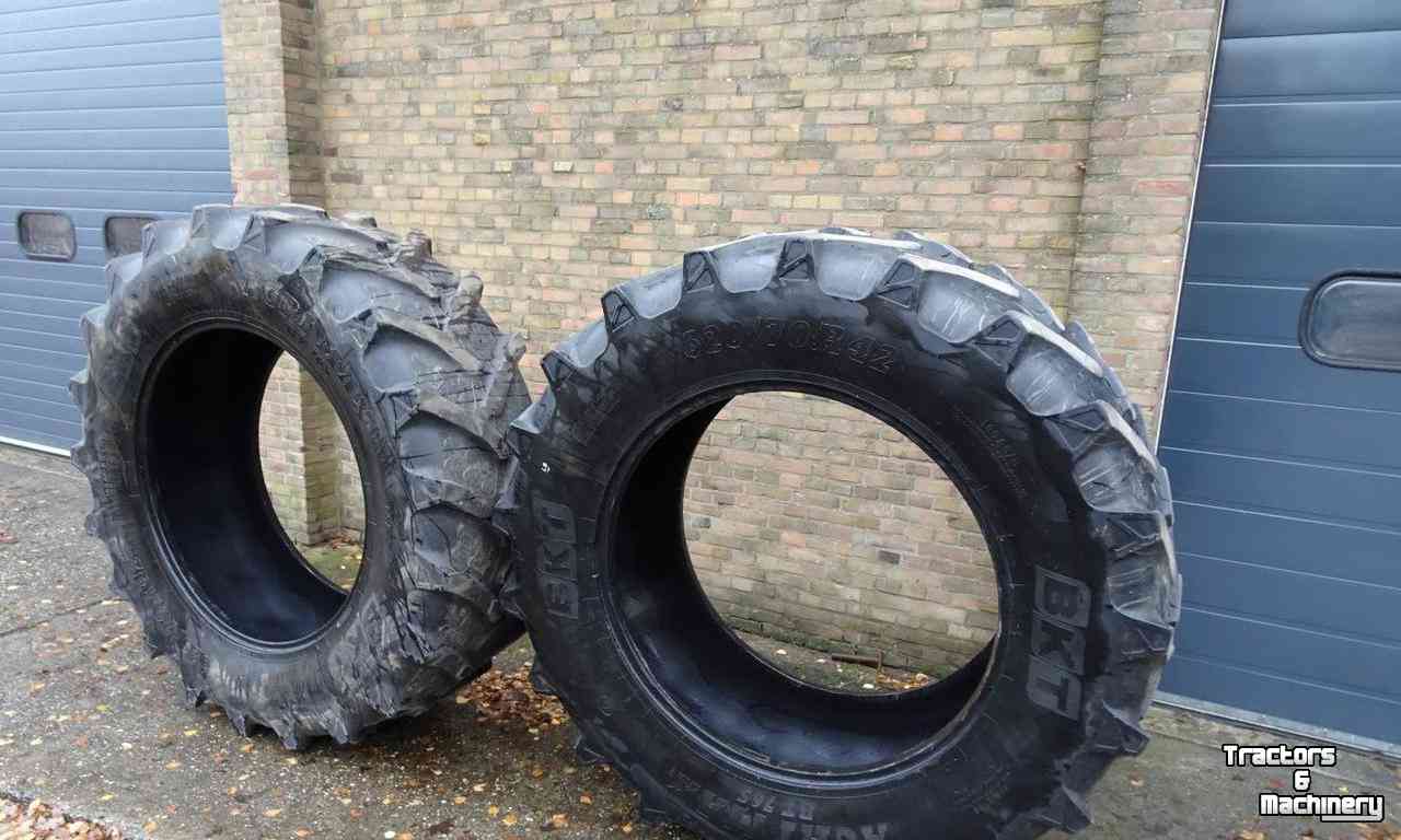 Wheels, Tyres, Rims & Dual spacers BKT 620/70R42 30% Agrimax