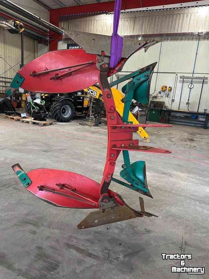 Ploughs Kverneland Element afkomstig van LO / LB ploeg