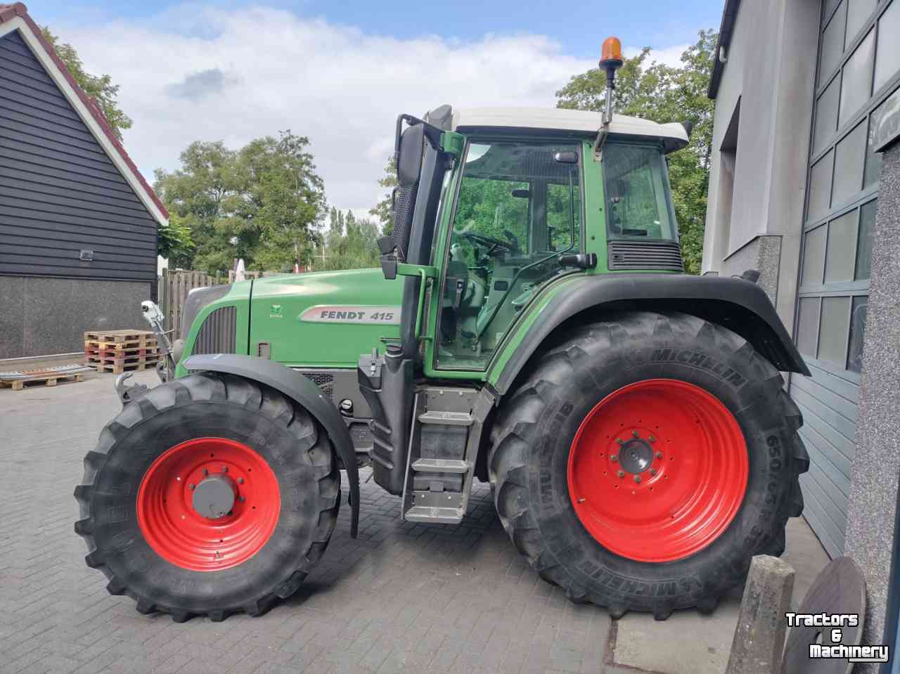 Tractor Fendt 415 Vario