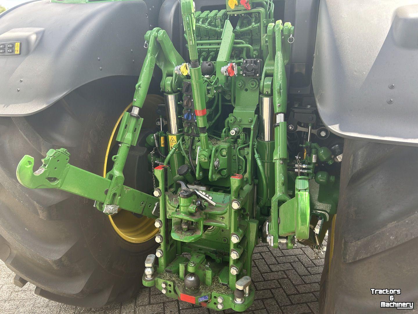 Tractor John Deere 6R 215