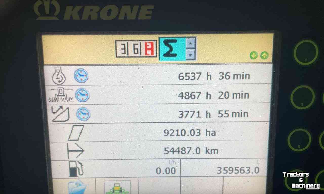 Forage-harvester Krone BIG X 650 met Maisbek en Pick-up